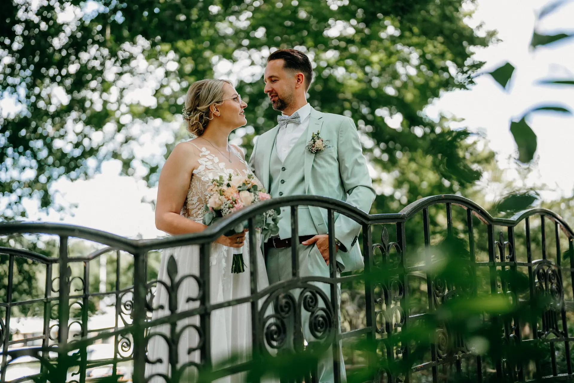Brautpaar bei Hochzeit in Bremen – Hochzeitsfotograf Caro & Marc