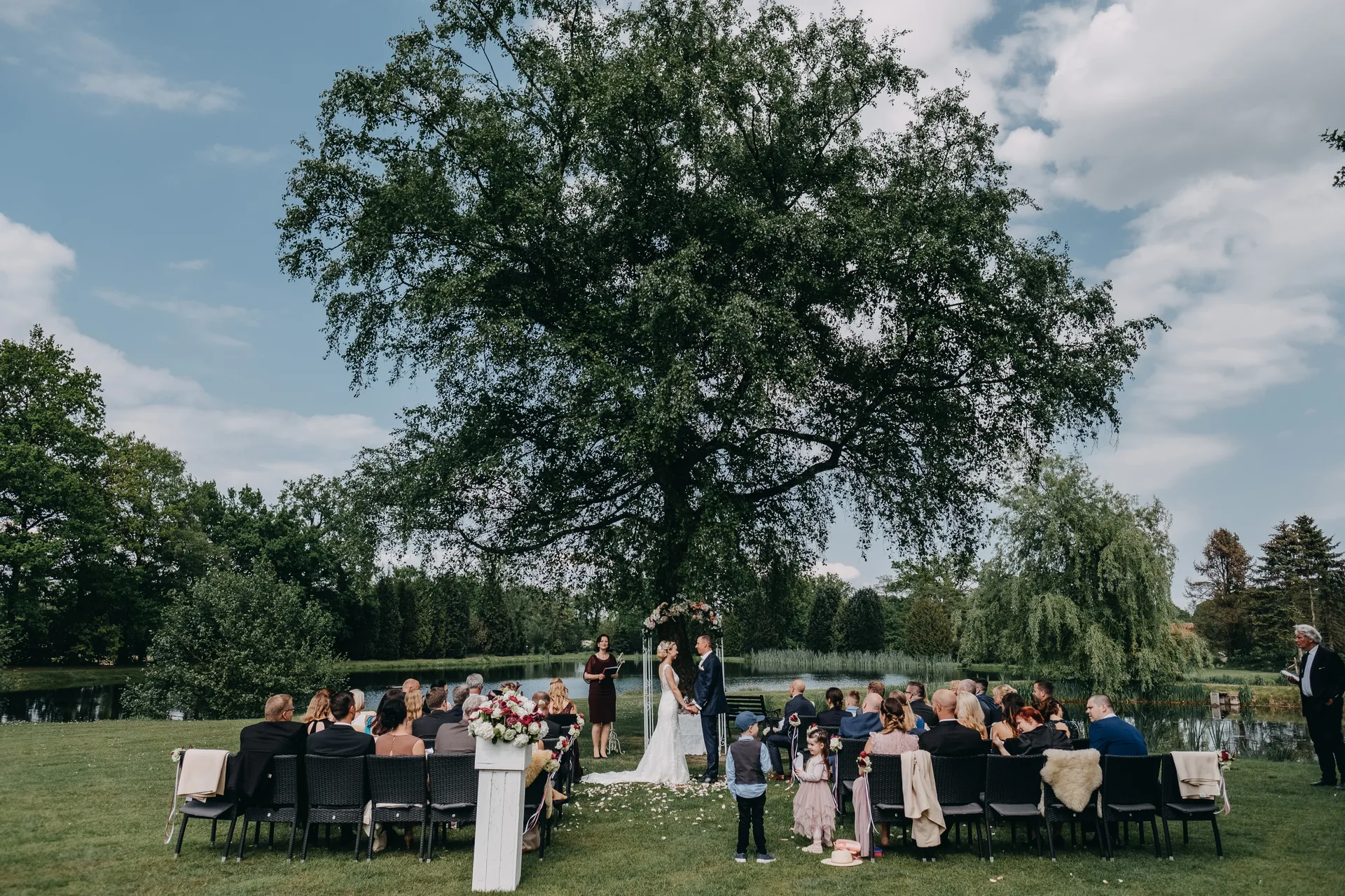 Hochzeitsfotos am Lieblingsplatz Helmstorf – Hochzeitsfotograf Hamburg Harburg Caro & Marc
